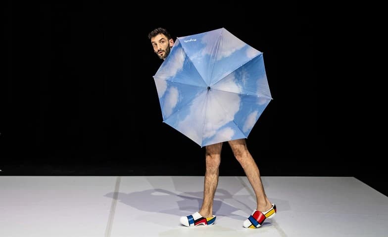 BRONKS & Not standing/ Alexander Vantournhout: Souvenirshop