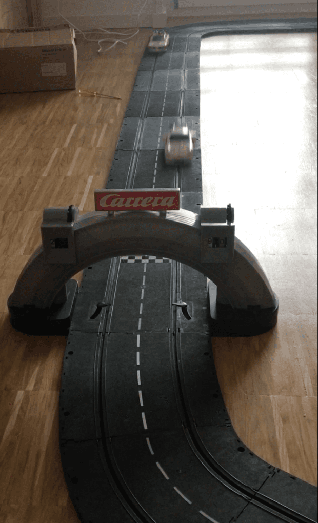 alte Carrera Bahn - wer kann Autos reparieren