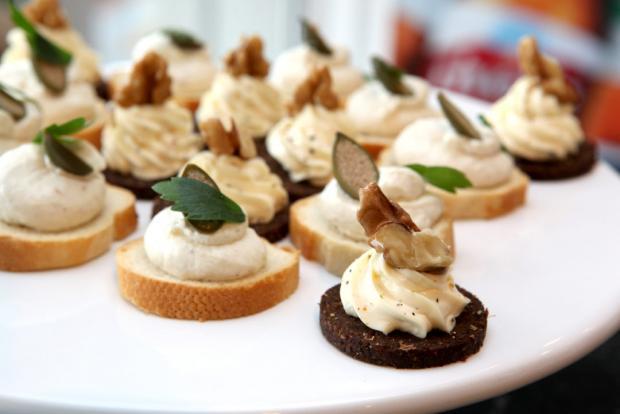 Mel`s Rezepte: Crostini mit geräuchertem Forellenmousse