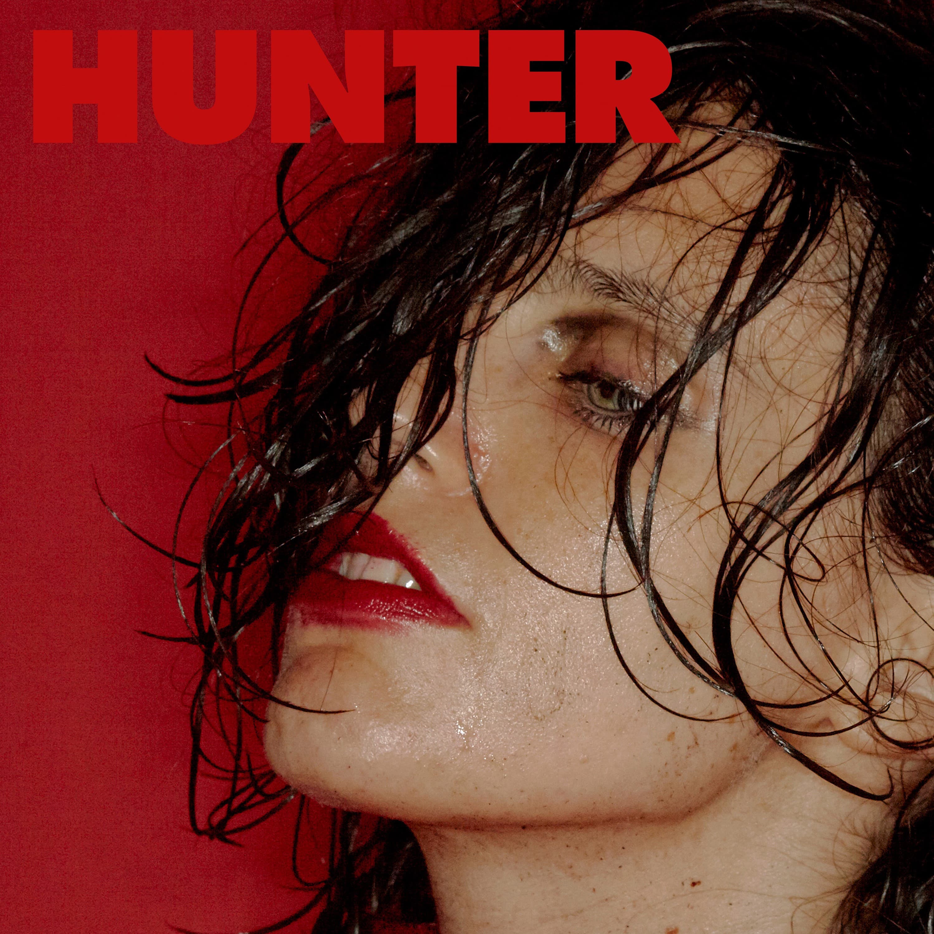 Anna Calvi: Jägerin & Gejagte