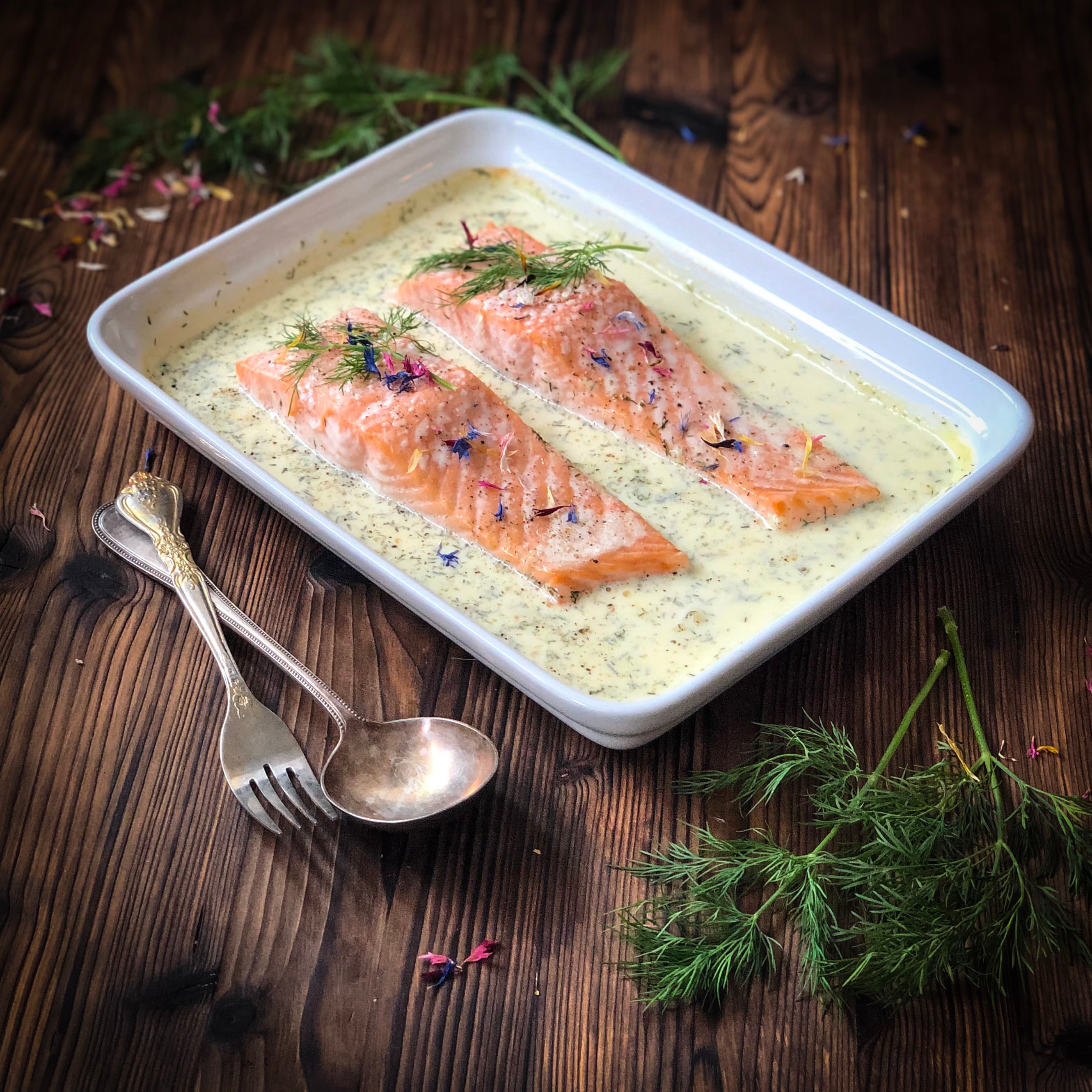LACHSFILET IM OFEN MIT DILLRAHMSAUCE