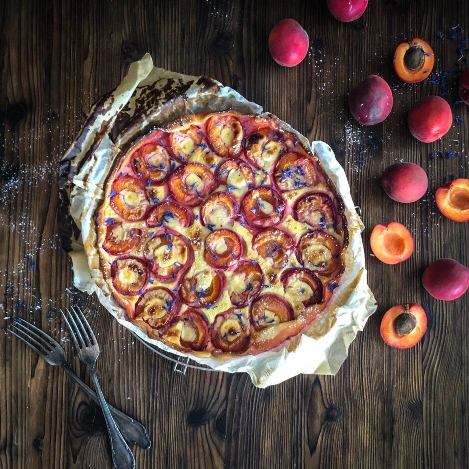 APRIKOSENWÄHE MIT QUARK UND HONIG