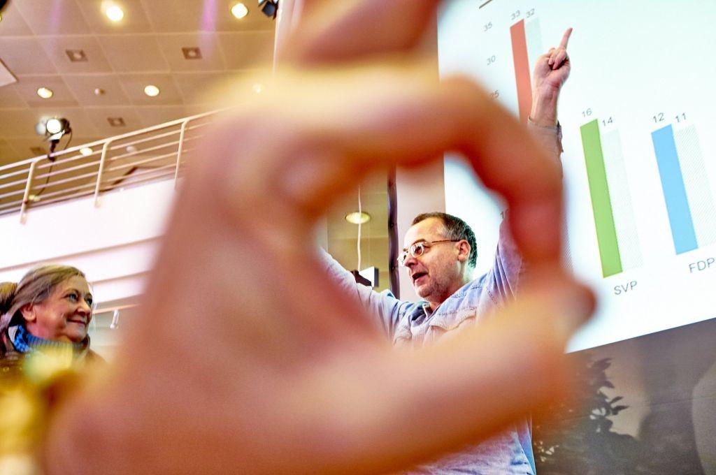 Eric Weber Wisi: Eric Weber ist nach einem mehrjährigen Aufenthalt in Abu Dhabi mit seiner Familie, der Wisis ganzes Mitgefühl gilt, wieder in Basel gelandet und nimmt bald wieder im Basler Grossrat Platz.