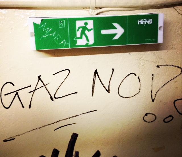 Ich bin alt: Frau Bitterbös 16 - Die Welt ist schlecht oder eine Zürcherin Mitte 30 geht mit dem Leben um.