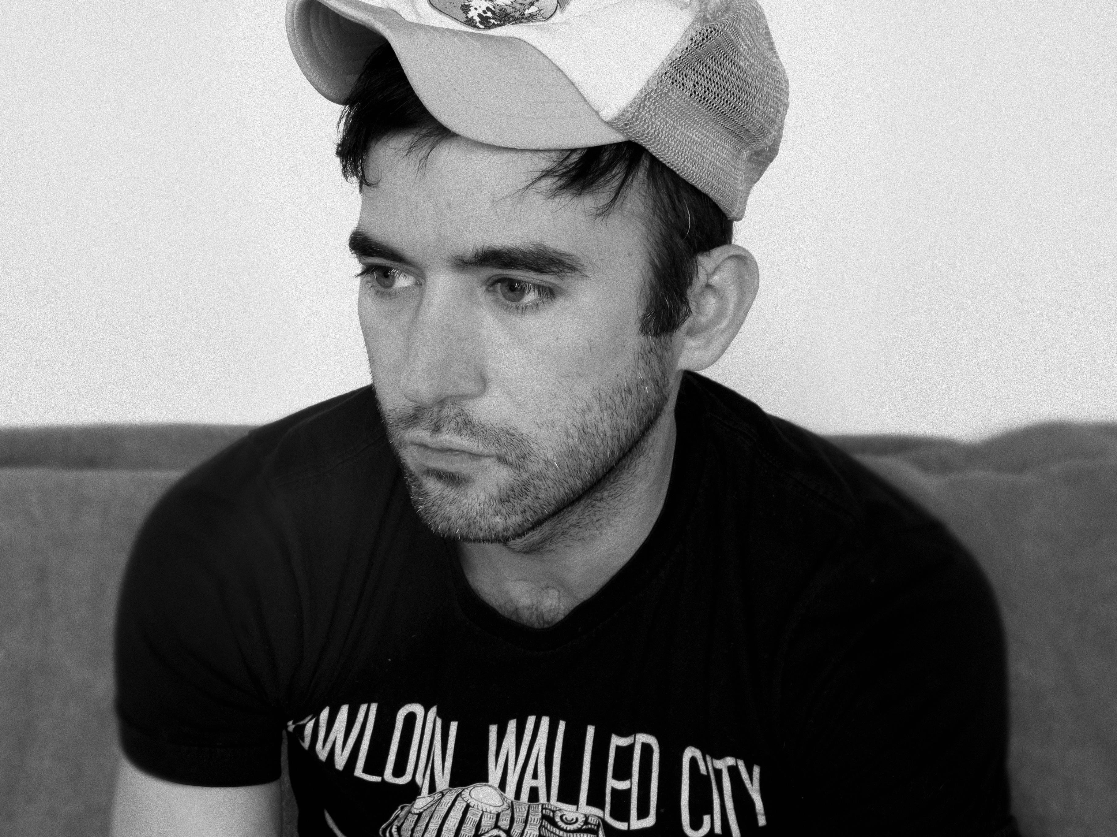SUFJAN STEVENS schreibt offene Briefe an Miley Cyrus und macht wundervolle Musik