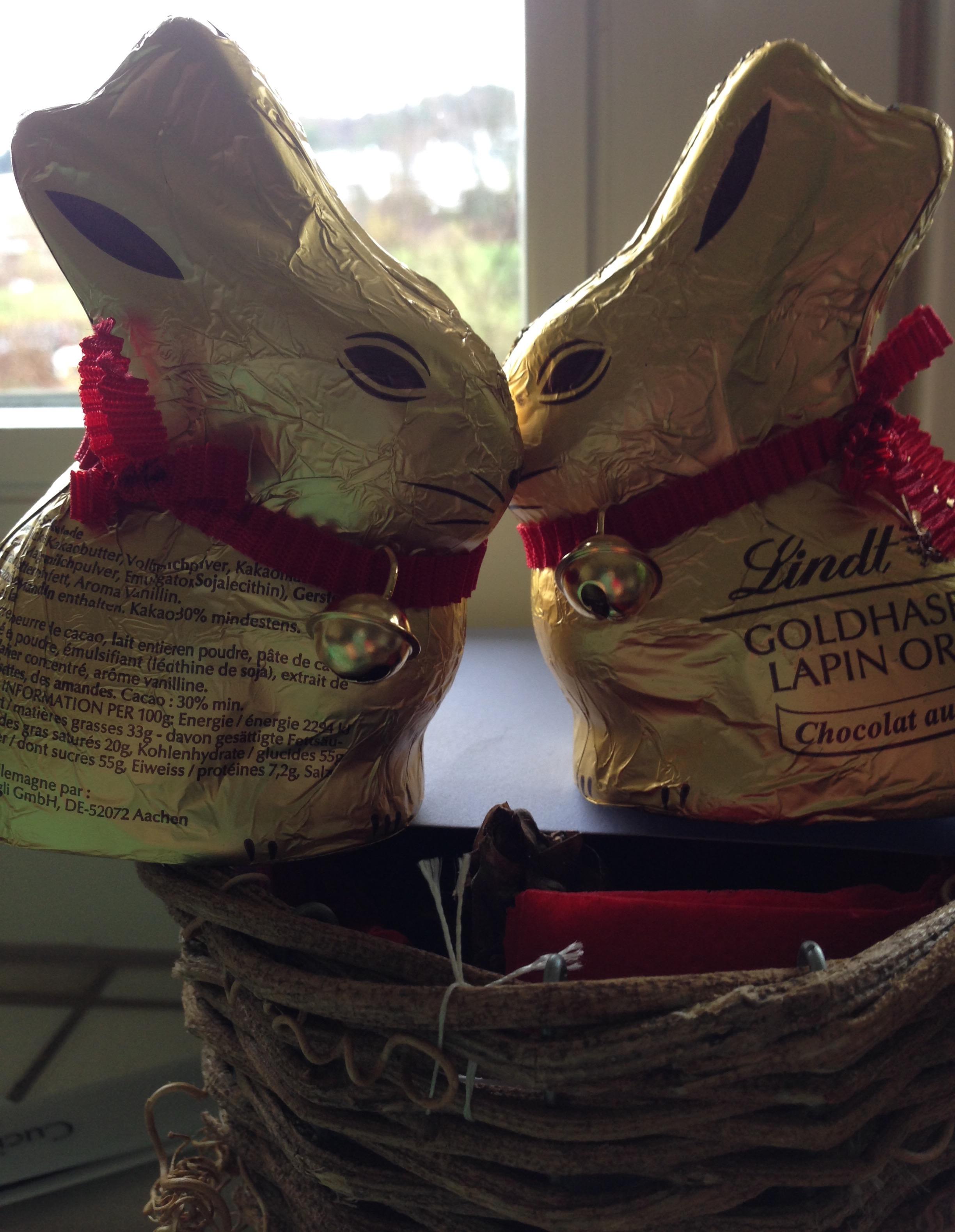 Ein Cüpli trinken mit dem Osterhasen: von Biss & Bass