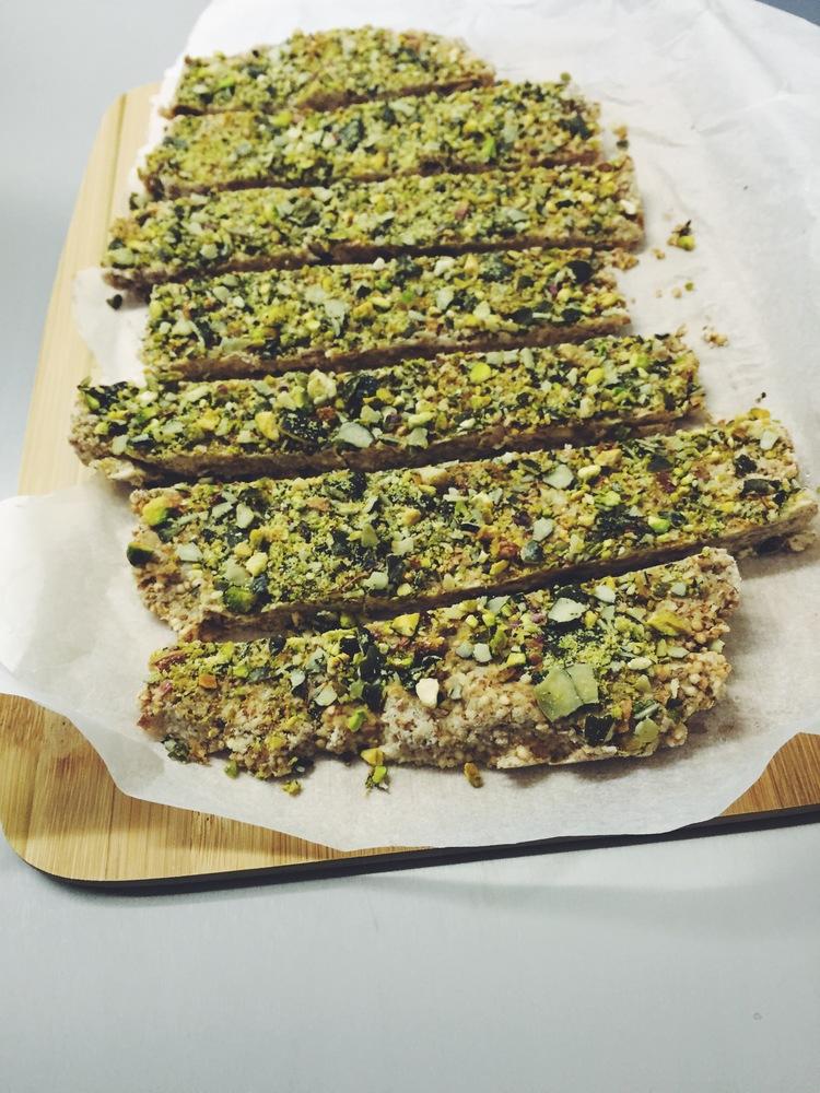 Pistachio lime bars: sugar free treat!