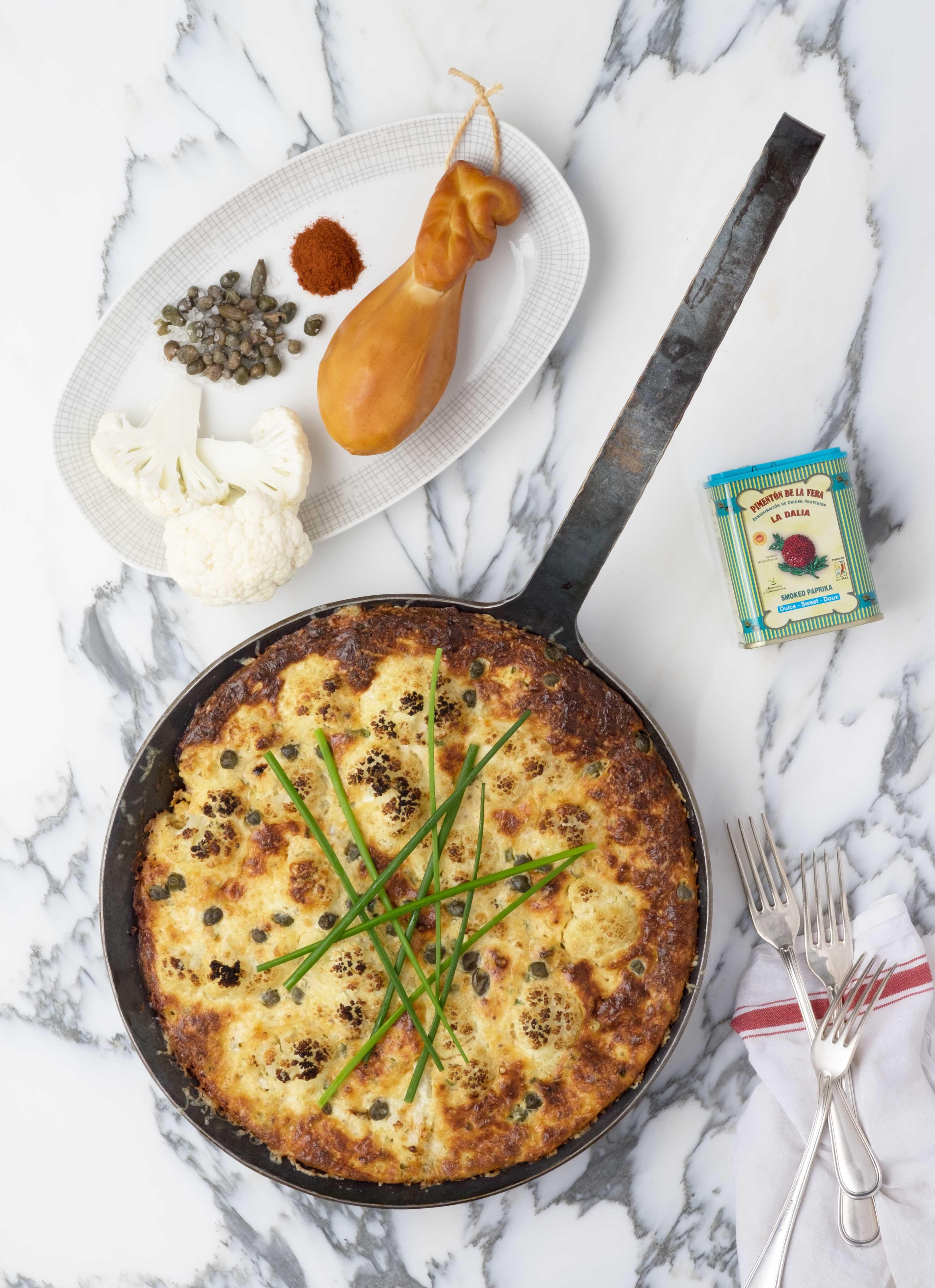 Blumenkohl-Frittata mit Scamorza und Kapern: »Blumenkohl mal wild«
