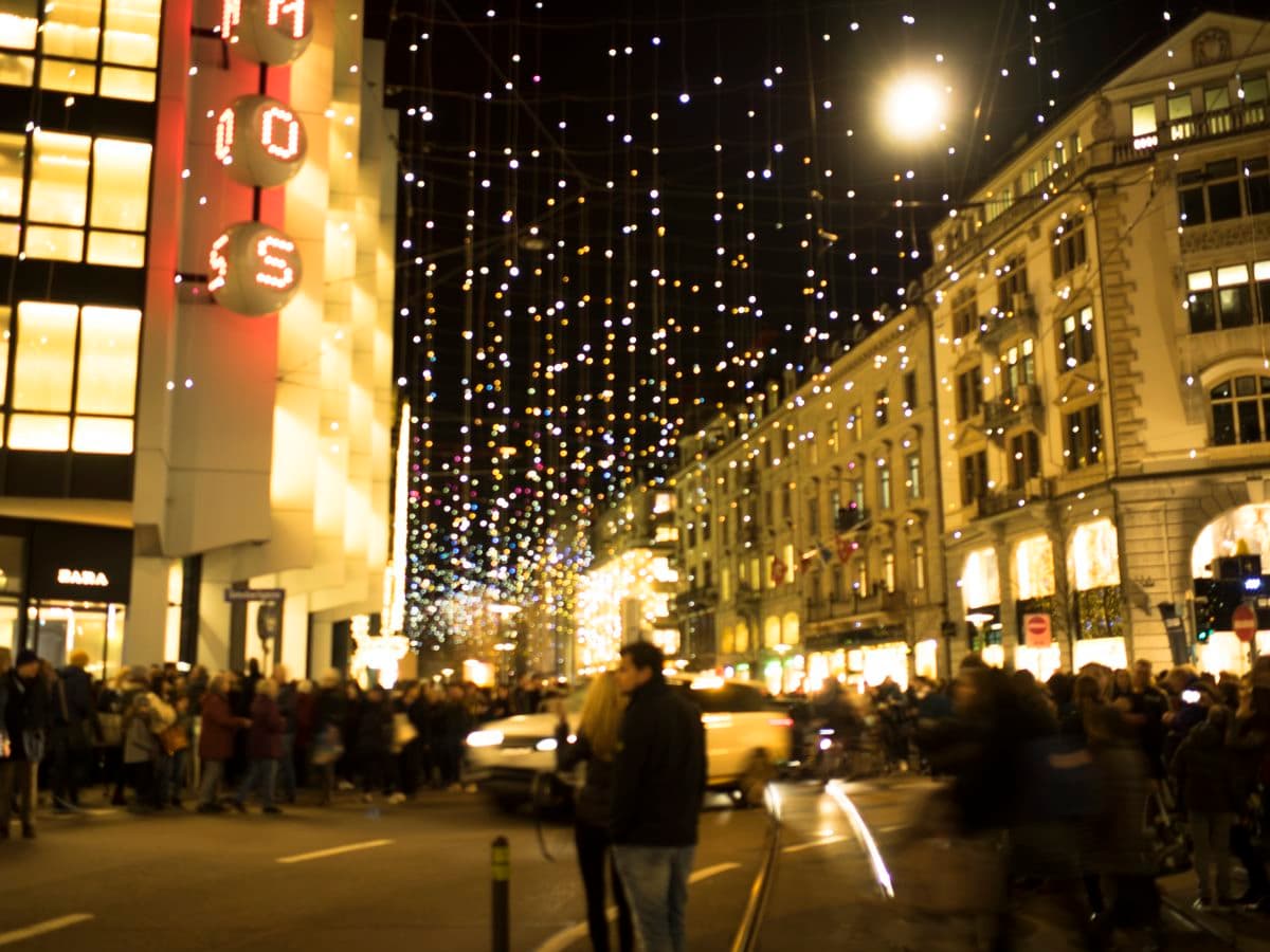 Best of Christmas: Drei Spaziergänge durch Zürichs Lichterwelt