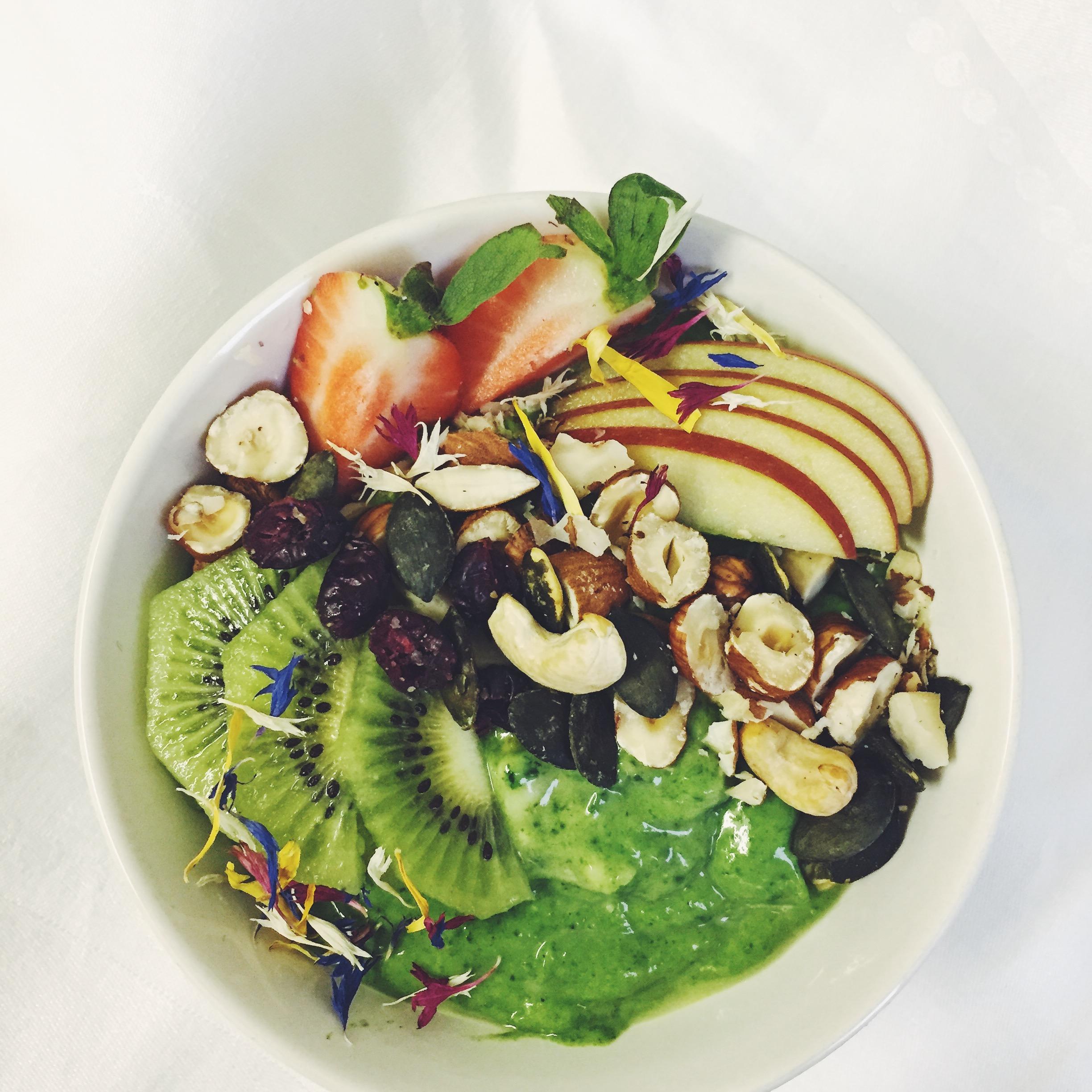 super green smoothie bowl