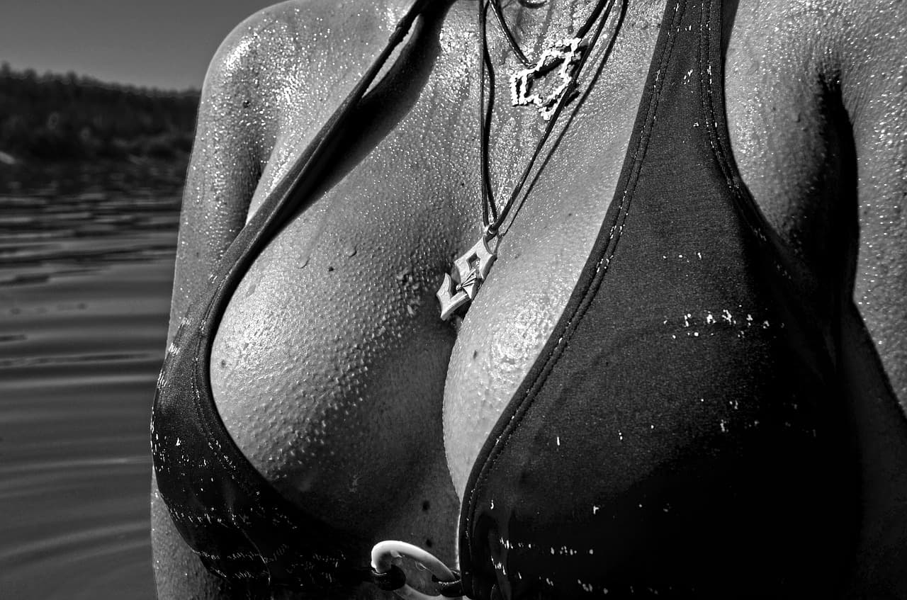 Boobiegate! Klar, weisst du, wie es sich mit grossen Boobies lebt!