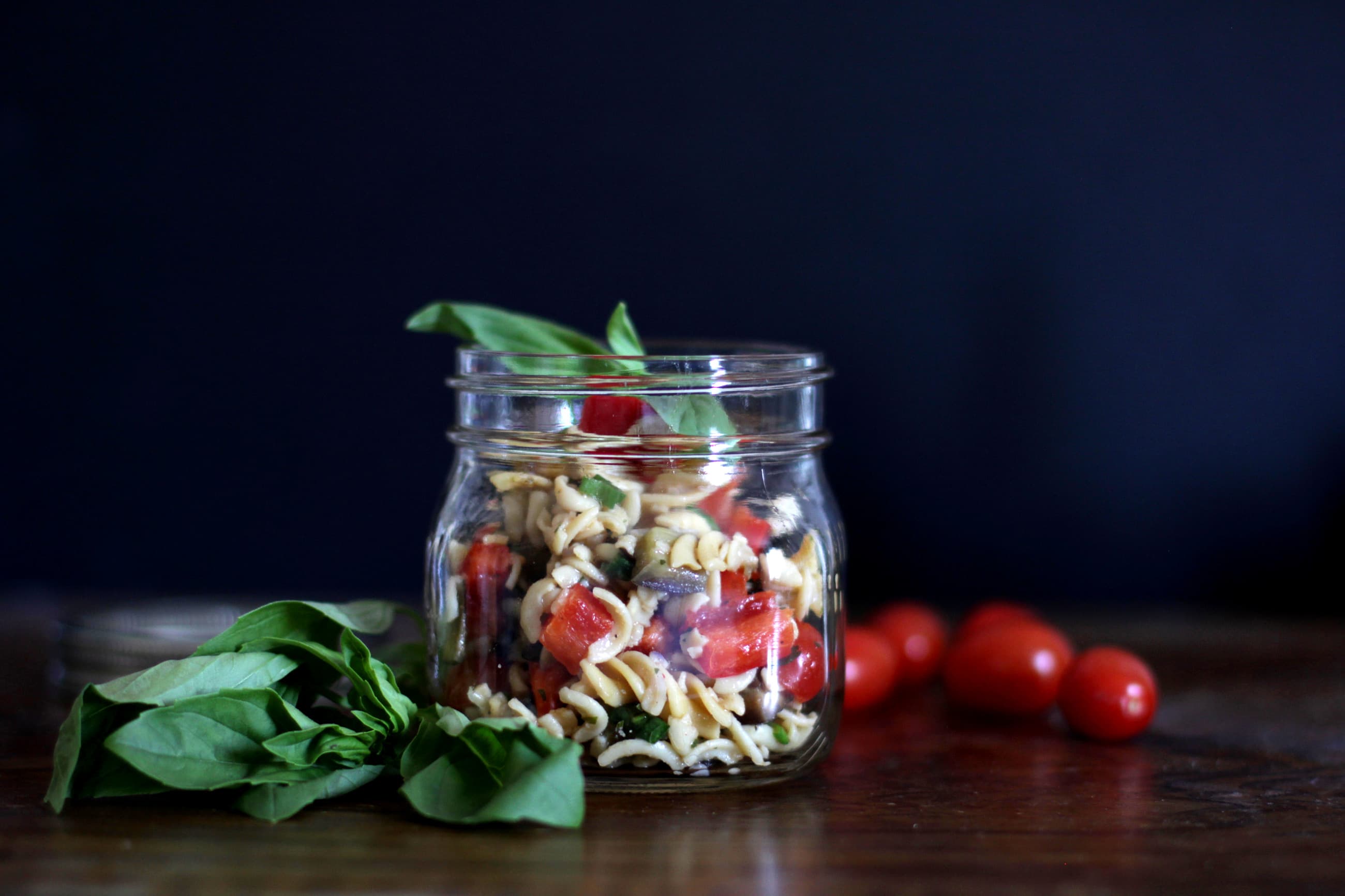 Sommerlunch: Mediterraner Kichererbsenpasta-Salat