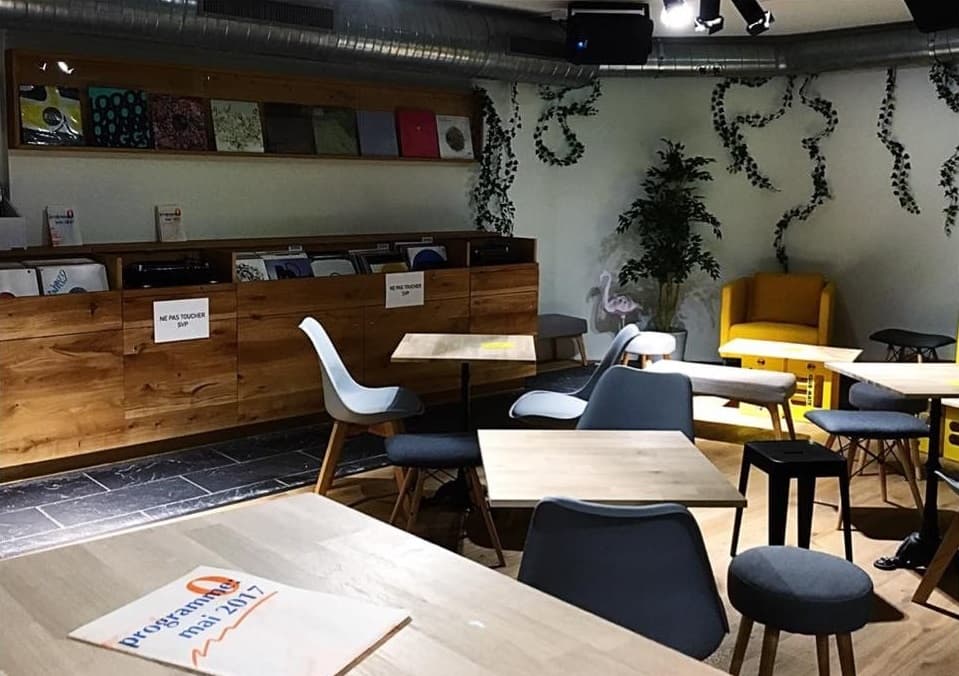 Bar à disques pour  passionnés d’électro
