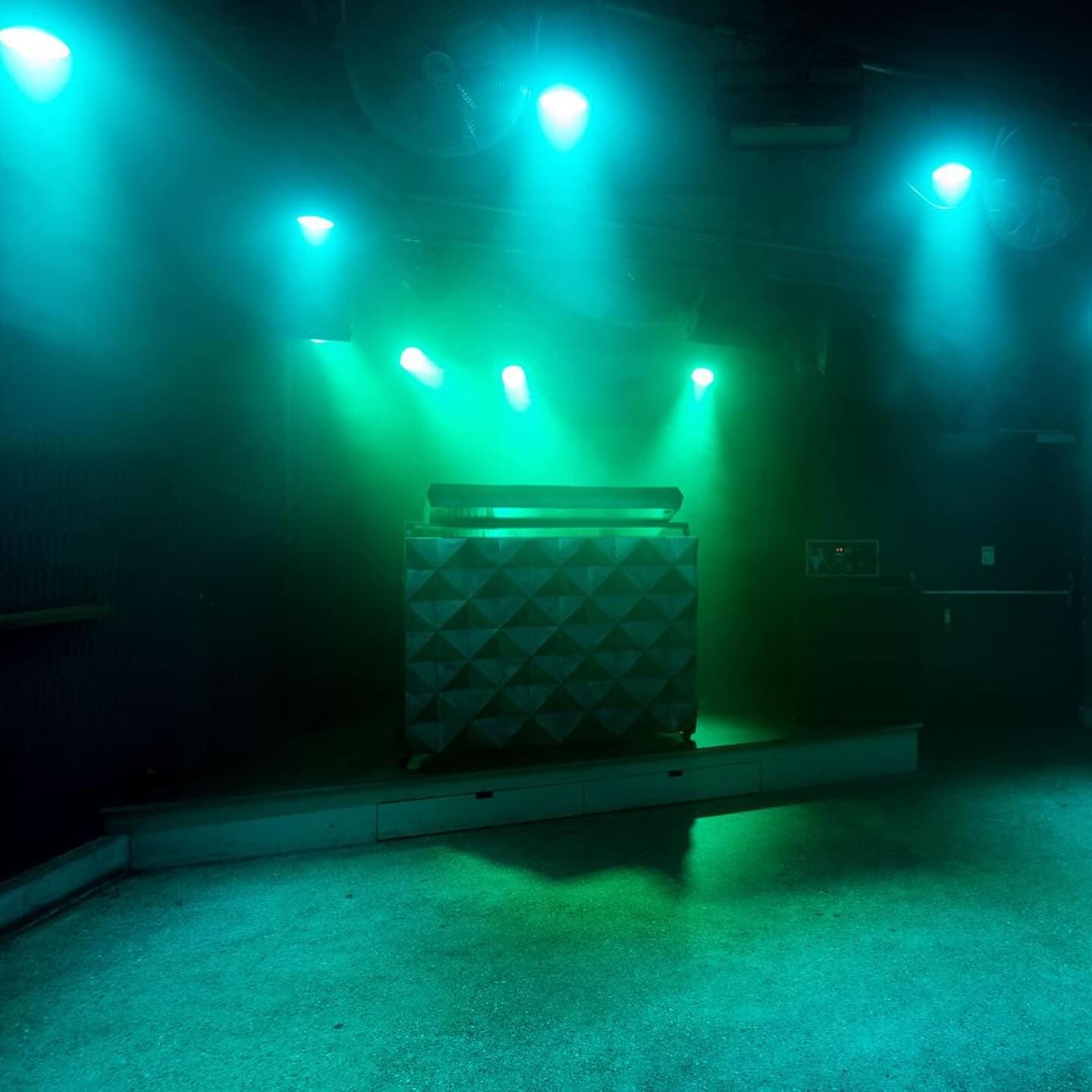 1 Nacht 11 Clubs
