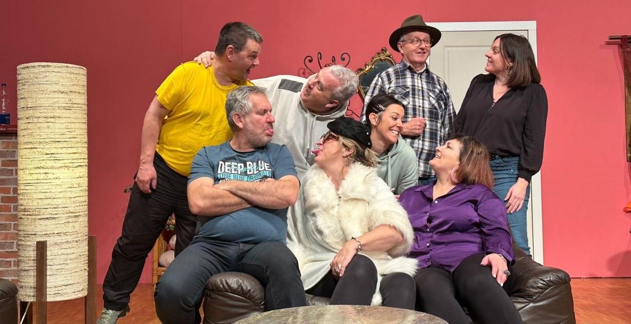 COURTEMAÎCHE: La Troupe Gesticule sur les planches
