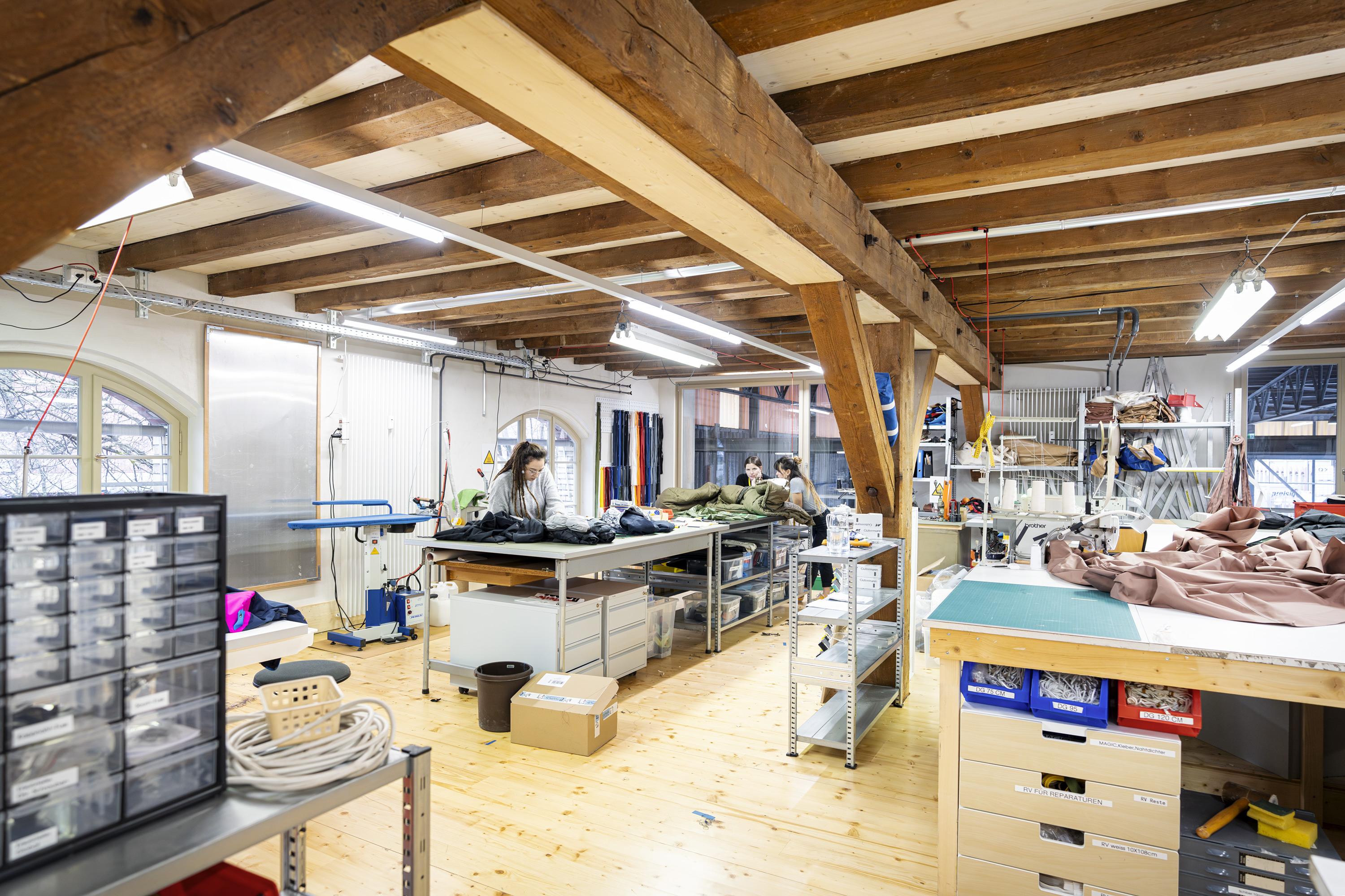 Zip-a-Dee-Doo-Dah, Get Your Clothes Fixed Today