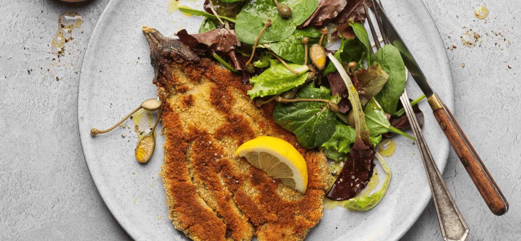 Rezepttipp: Vegetarisches Schnitzel mit Salat