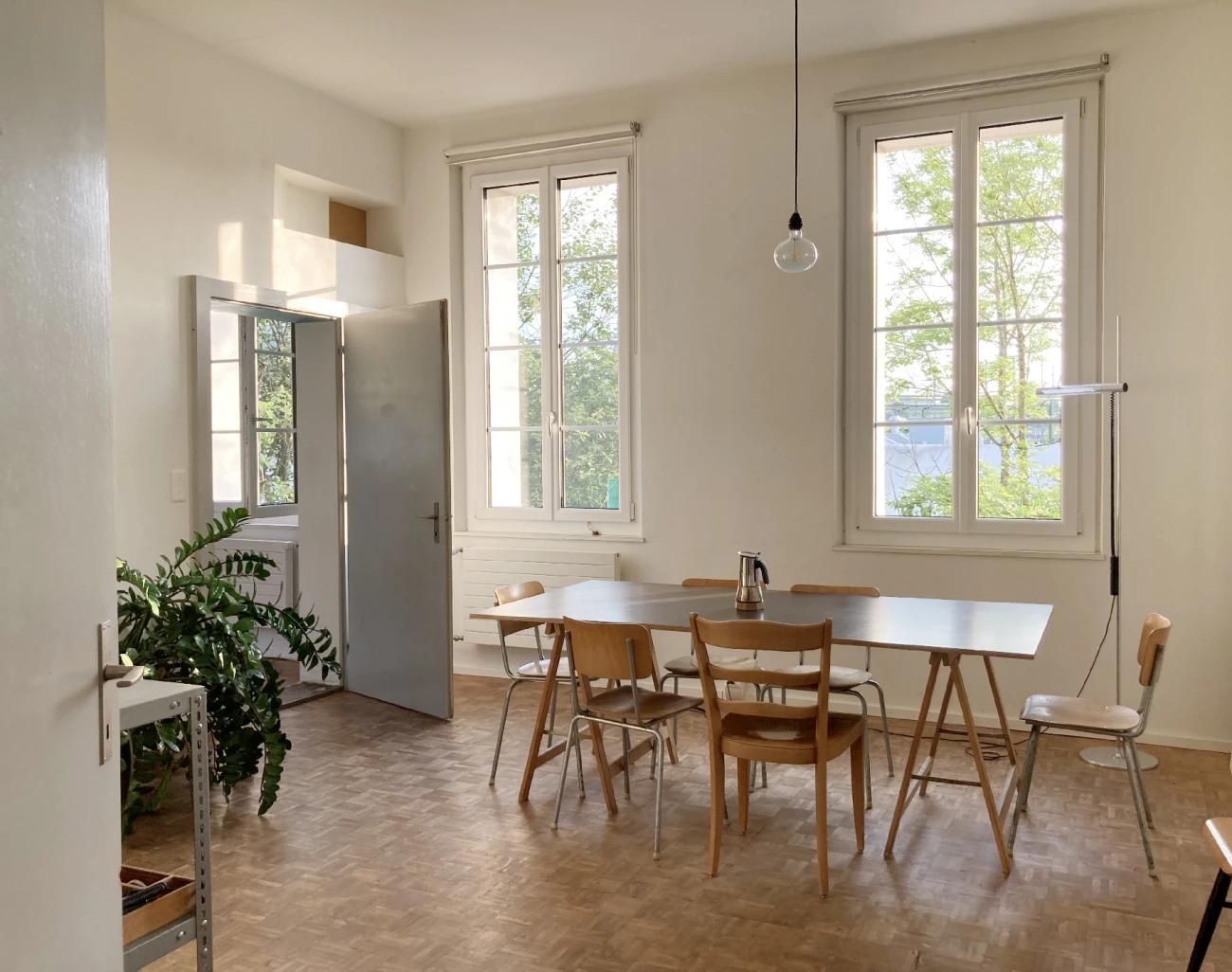 Arbeitsplätze in grossem, hellem Gemeinschafts-Atelier Luzern-Emmenbrücke - 1