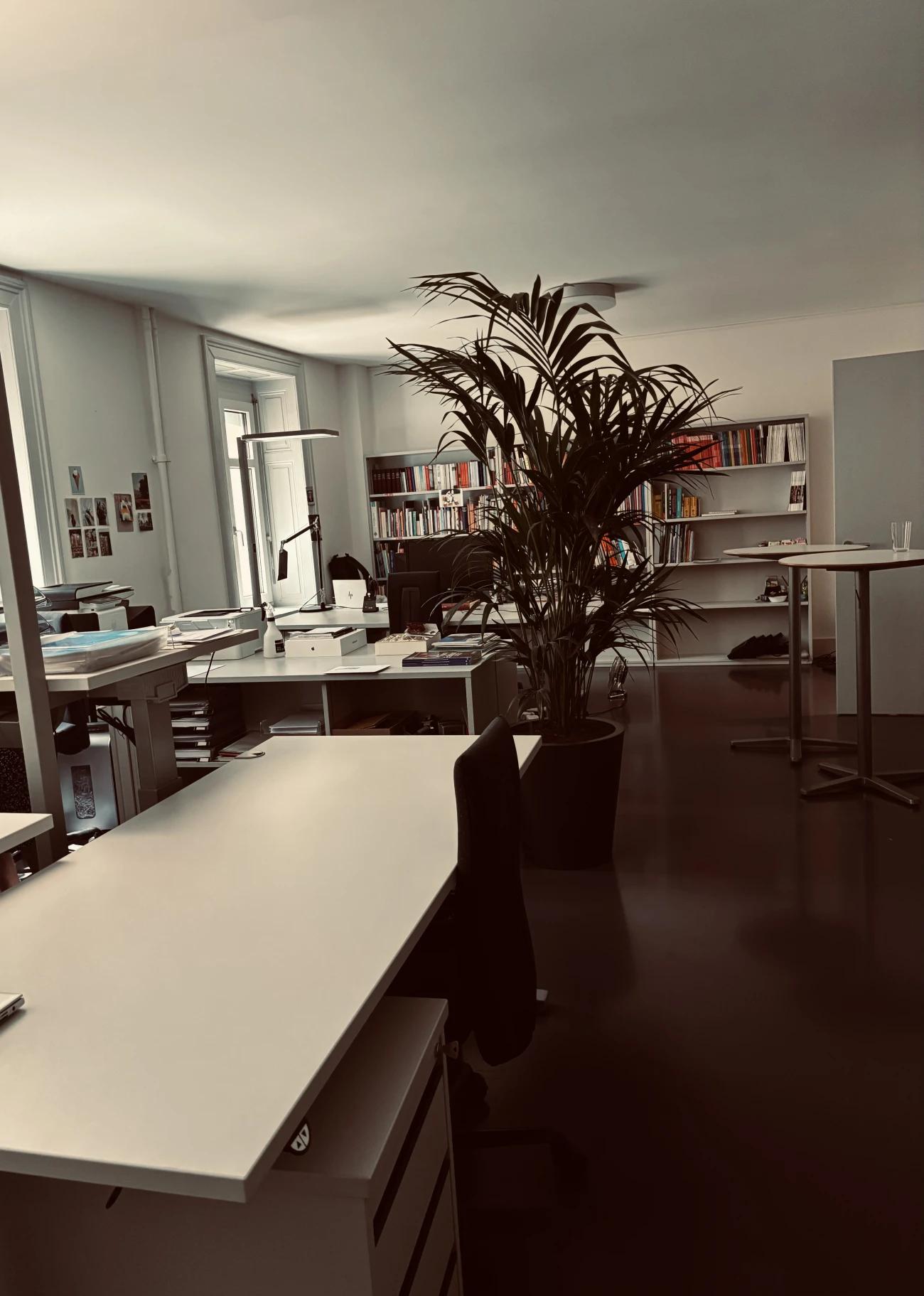 Arbeitsplätze beim Bahnhof Zürich im Desksharing - 1