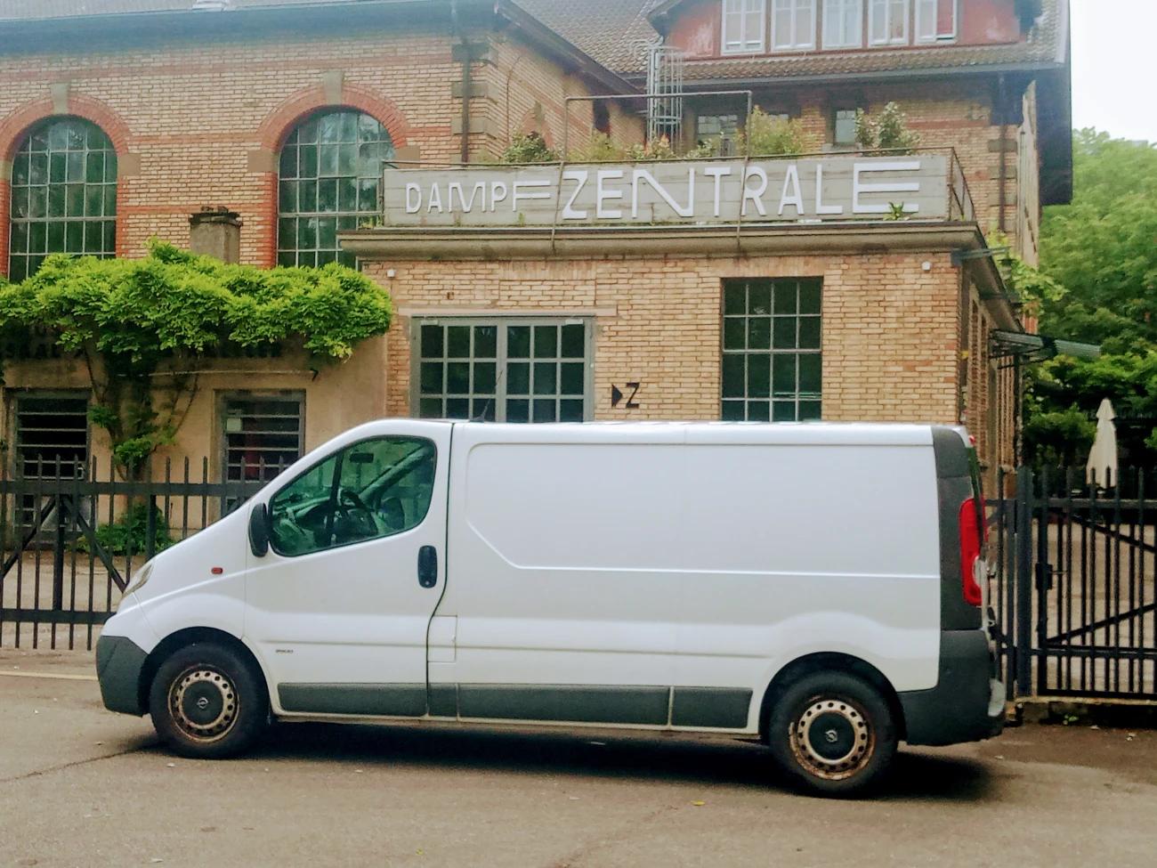 Kleintransporte Transporttaxi Warentaxi Möbeltaxi Räumungen Entsorgungen Entrümpelungen - 1