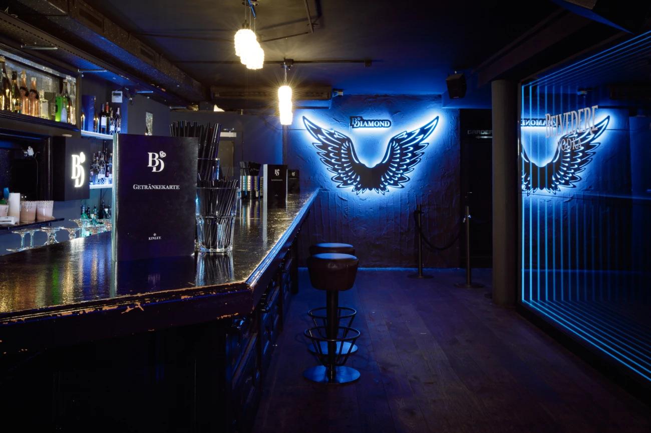 Bist du unsere Verstärkung an der Bar? - 2