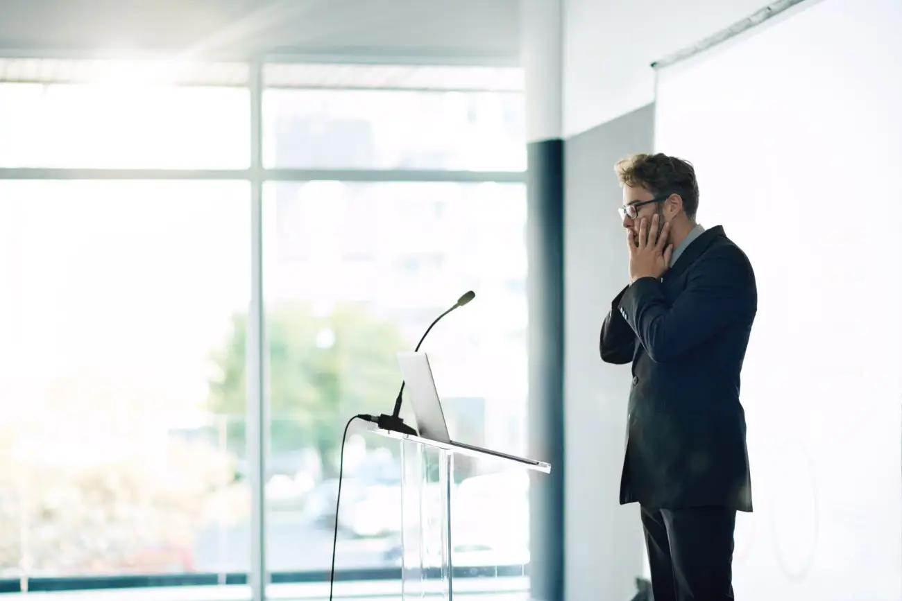 SPEECH-CHECK Wir "checken" deine Rede, bevor du sie präsentierst - 1