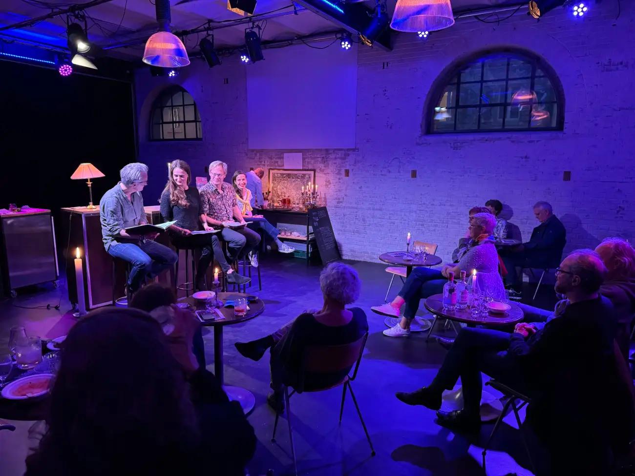 RumLesen 2. Saison — im Theater BAU3 - 1