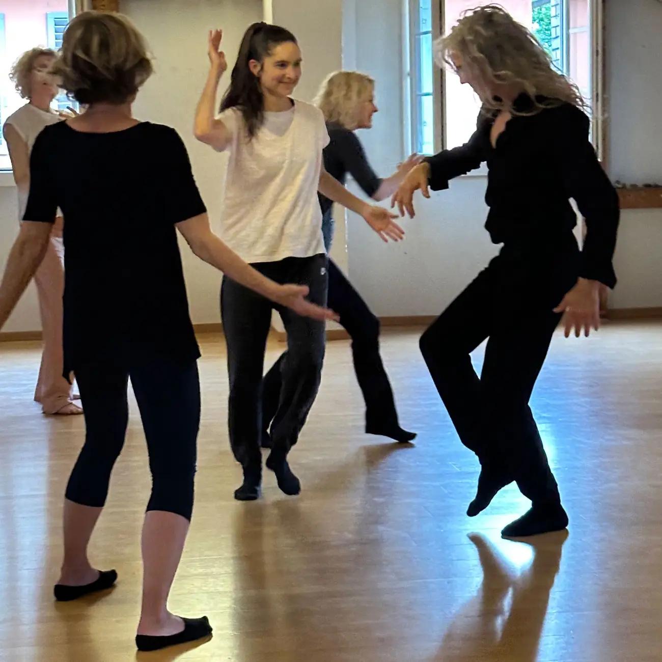 na.mo Intuitive Tanzimprovisation - 3