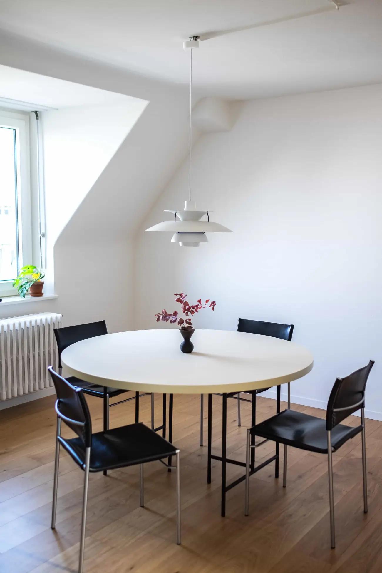 Nachmiete gesucht: Vollmöbliertes Büro im Kreis 4, Zürich - 2