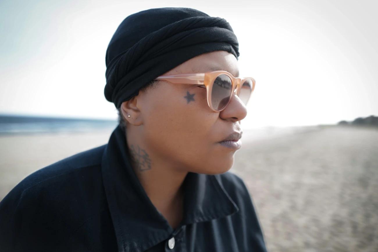 Bass Legend Meshell Ndegeocello Plays Moods