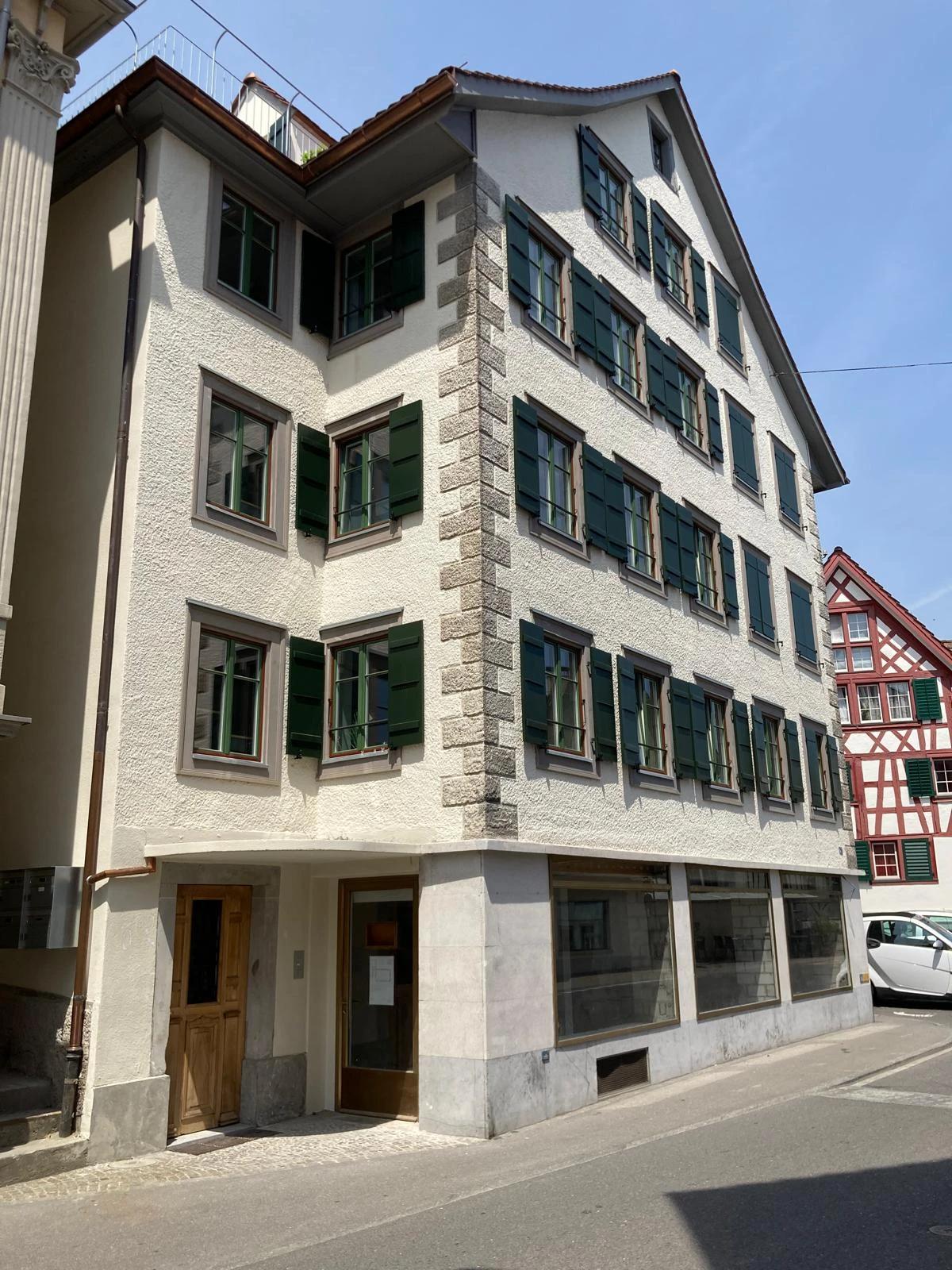DG-Maisonette im kernsanierten Altbau – Wohnen mit Charakter in Richterswil - 1