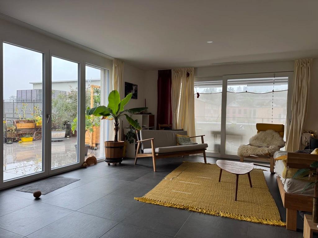 grosse 1.5-Zimmer-Wohnung mit Terrasse auf dem Land neben Wil - 1