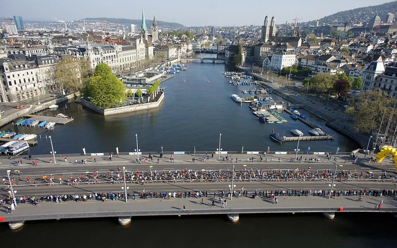 Zurich's Marathon Pounds The Streets