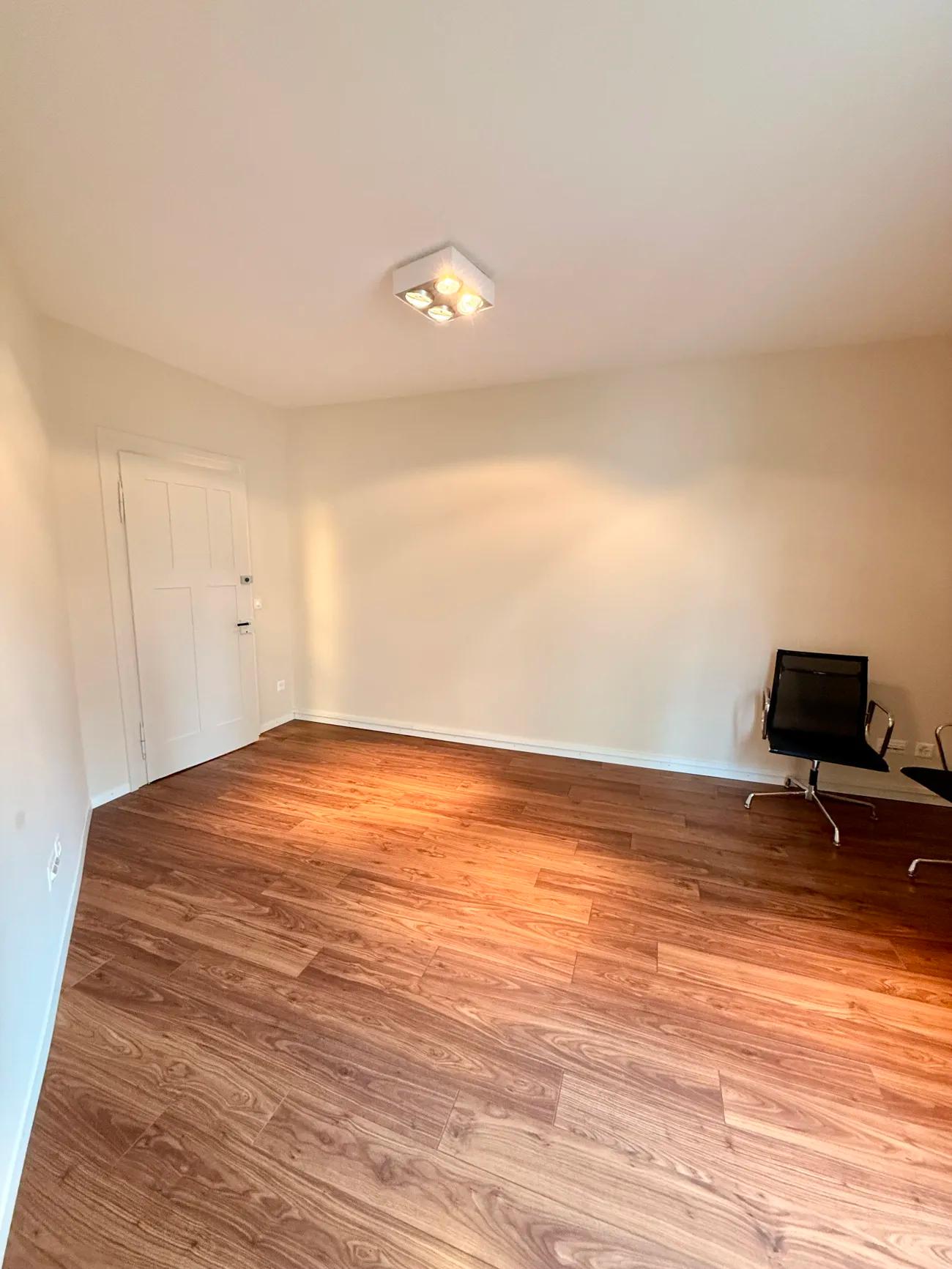 Büro in Zürich (Kreis 8/Forchstrasse) zu vermieten - 2