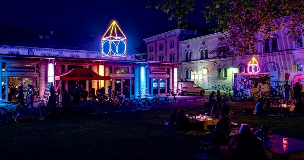 Experimentelle auf der Leinwand sehen