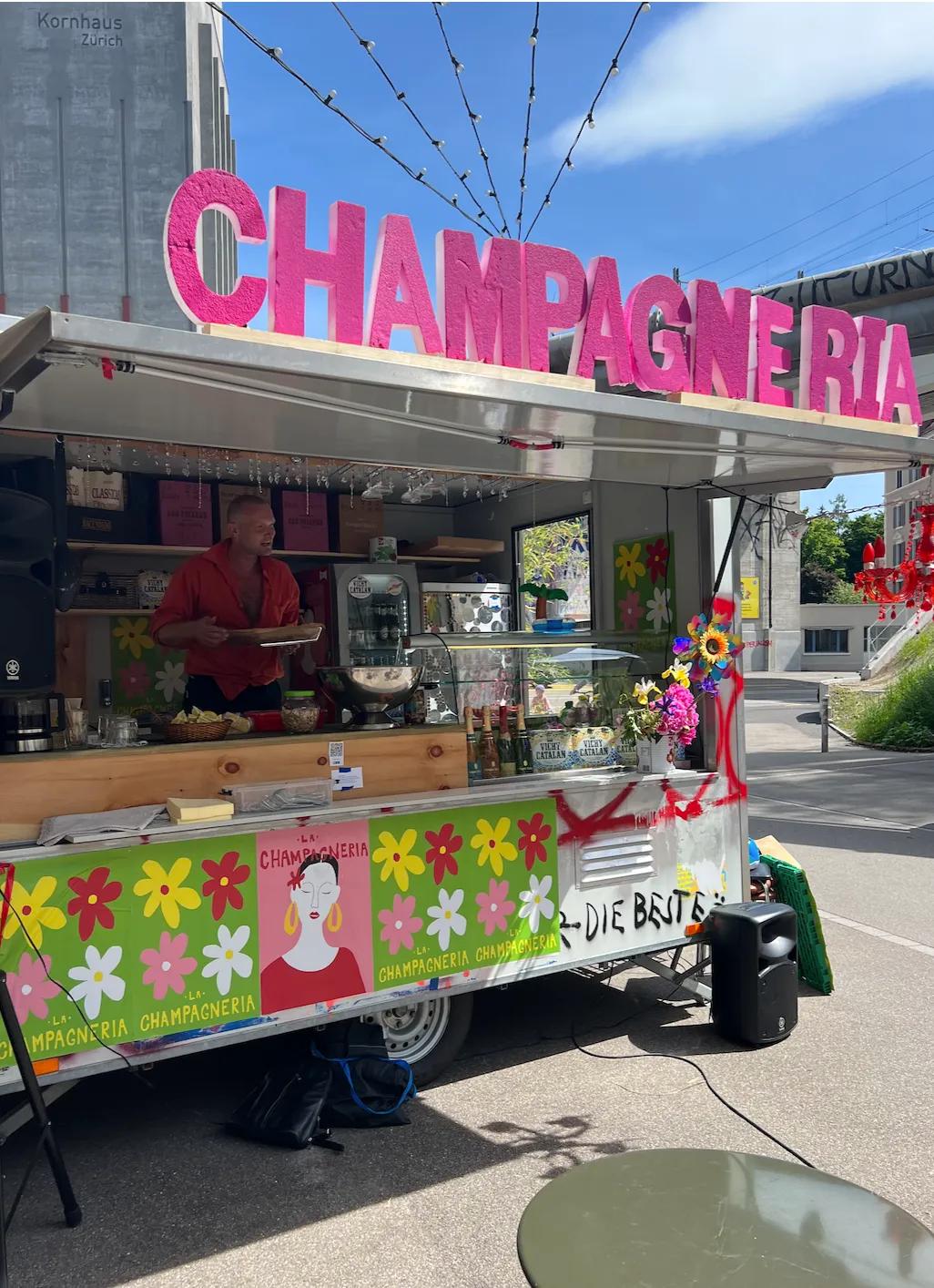 Kennt ihr einen freien Standplatz für Foodtrucks?