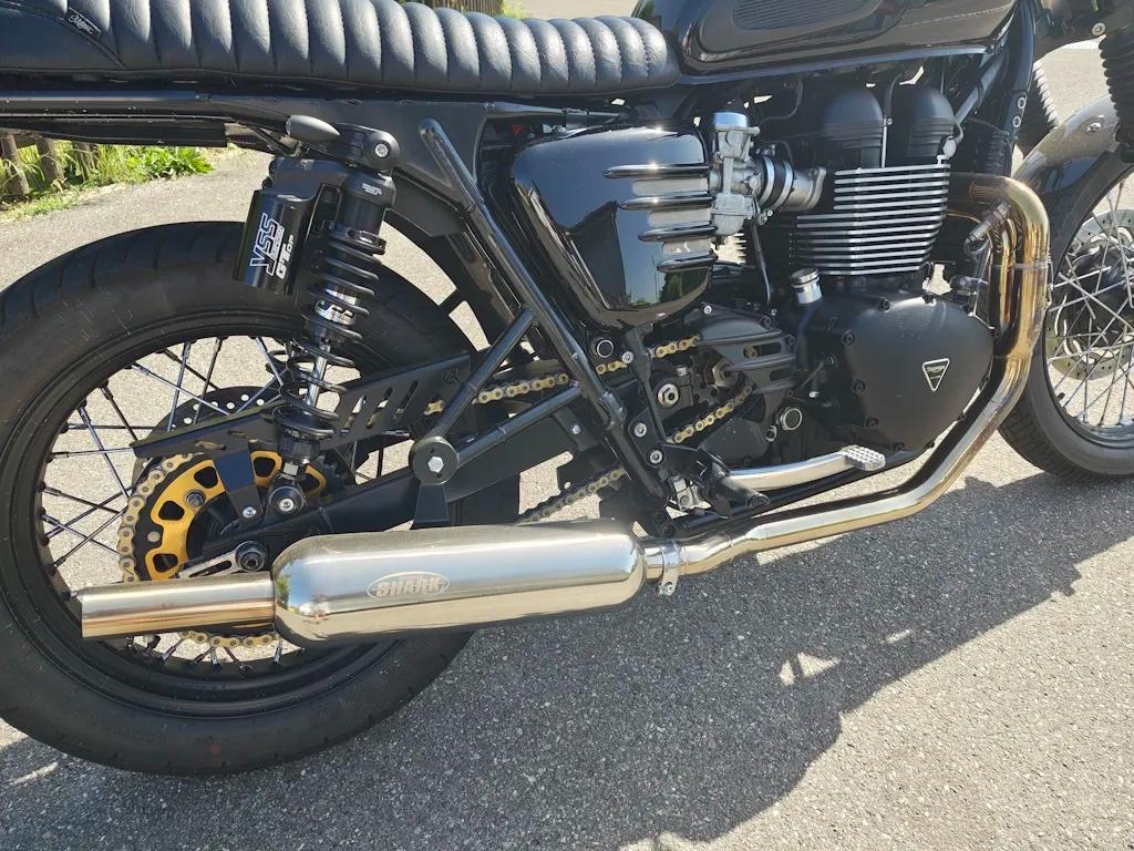 Triumph Boneville T100 (Black Customized) - 3