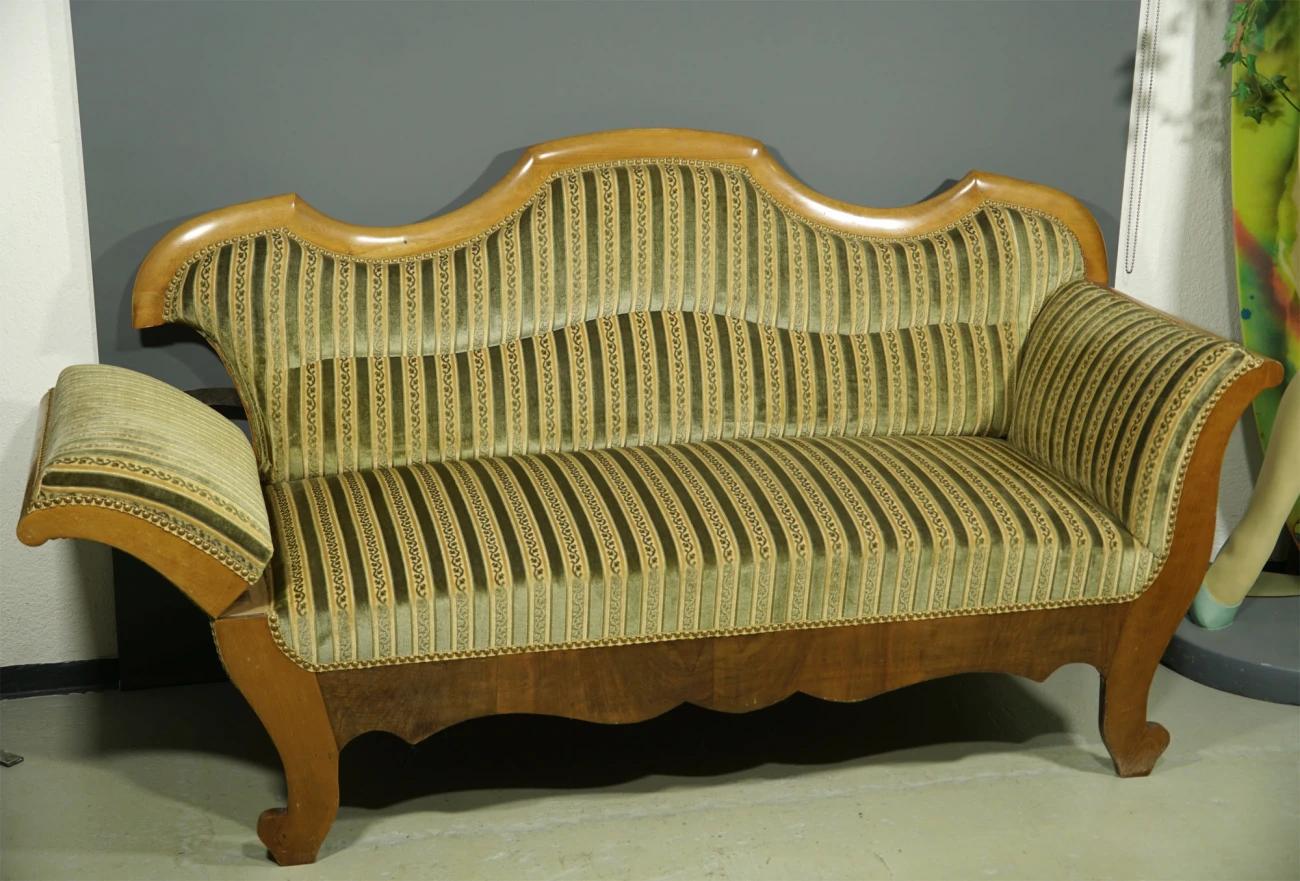 klassisches Hirschsofa mit klappbarer Armlehne - 2
