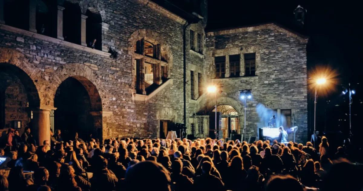 SIERRE: Madame la Marquise