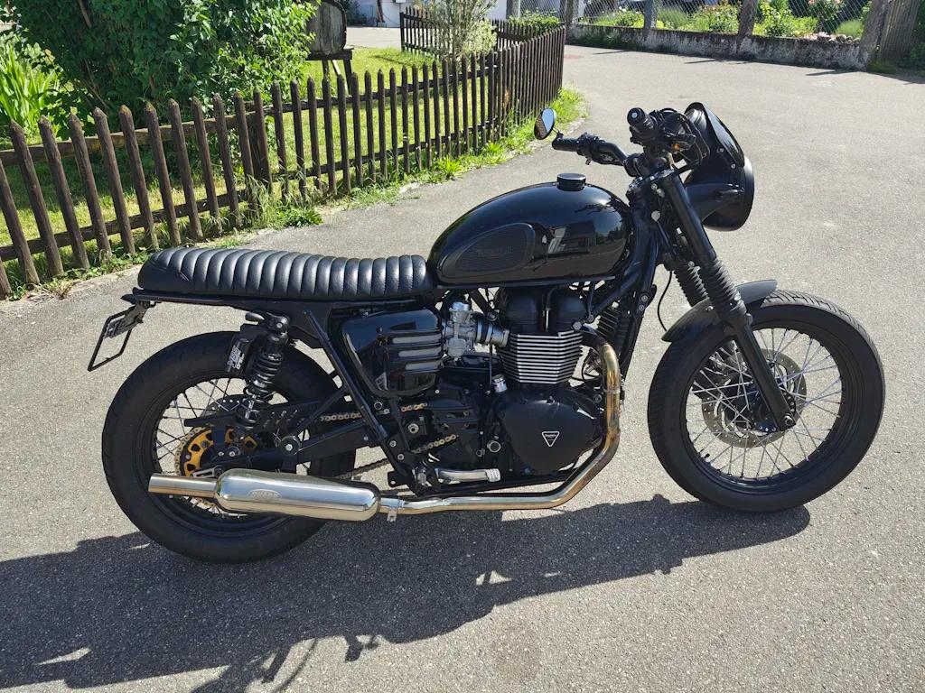 Triumph Boneville T100 (Black Customized) - 1