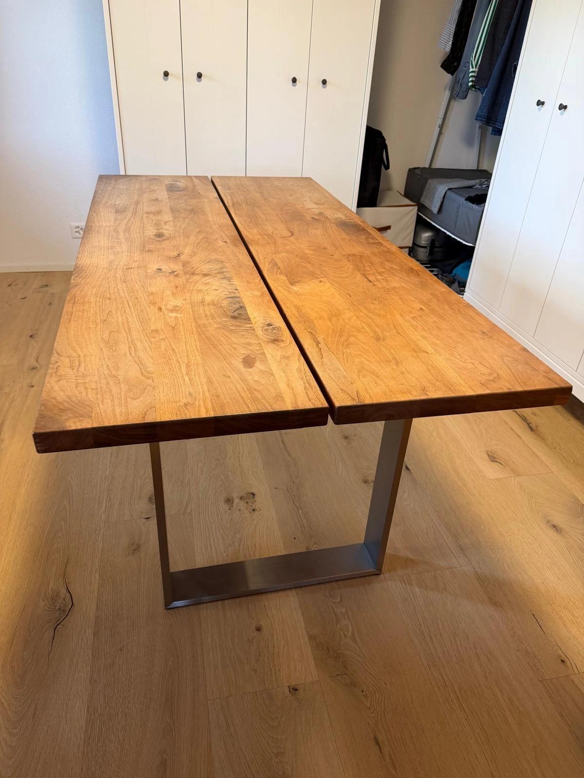 Tisch Wildnussbaum massiv geölt - 1