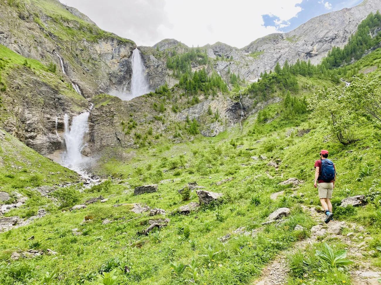 Zwischen Wasserfällen und imposanten Bergen - Genusswandern im Berner Oberland - 1