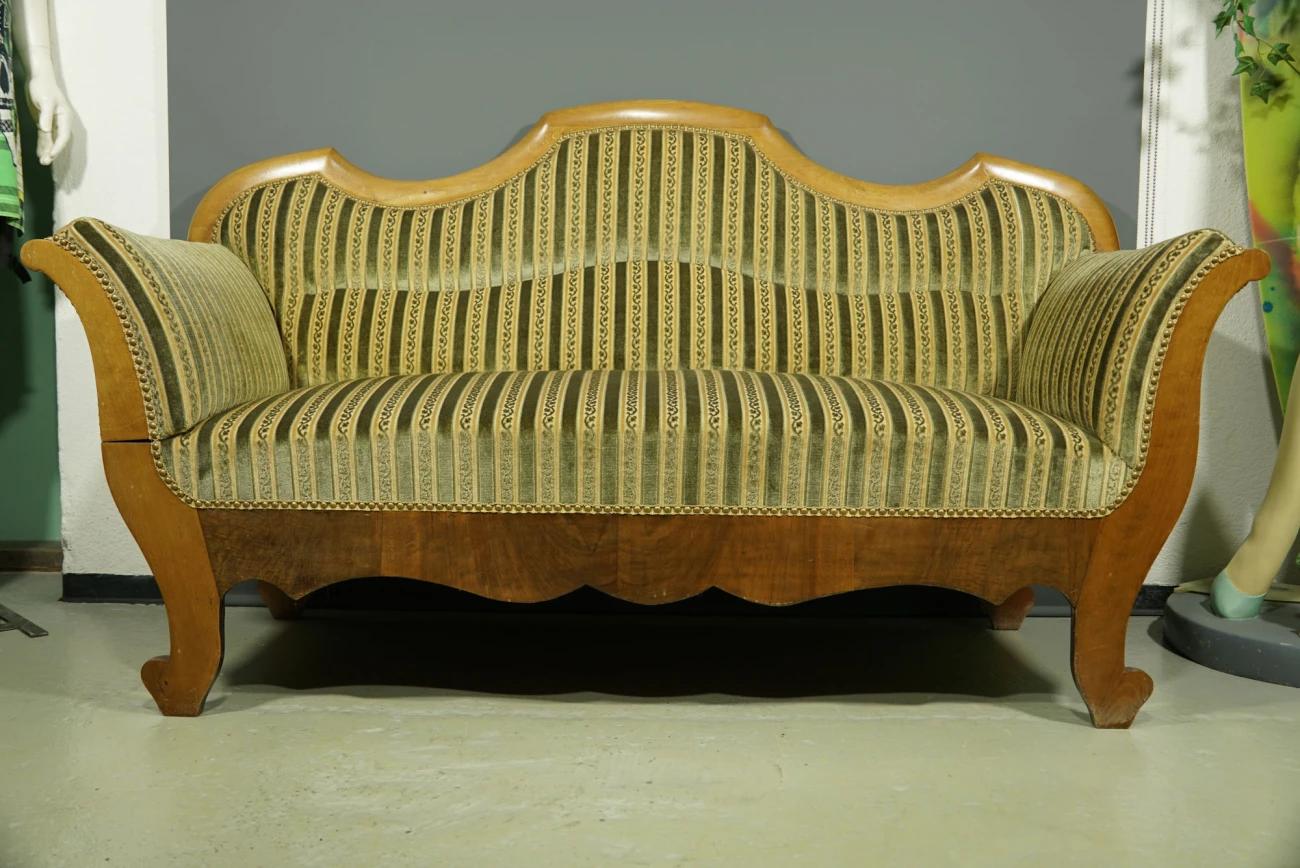 klassisches Hirschsofa mit klappbarer Armlehne - 1