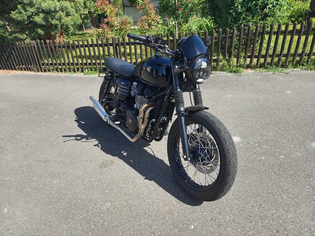 Triumph Boneville T100 (Black Customized) - 2