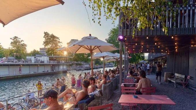 Opening 3: Gump At Letten Opens With A Party
