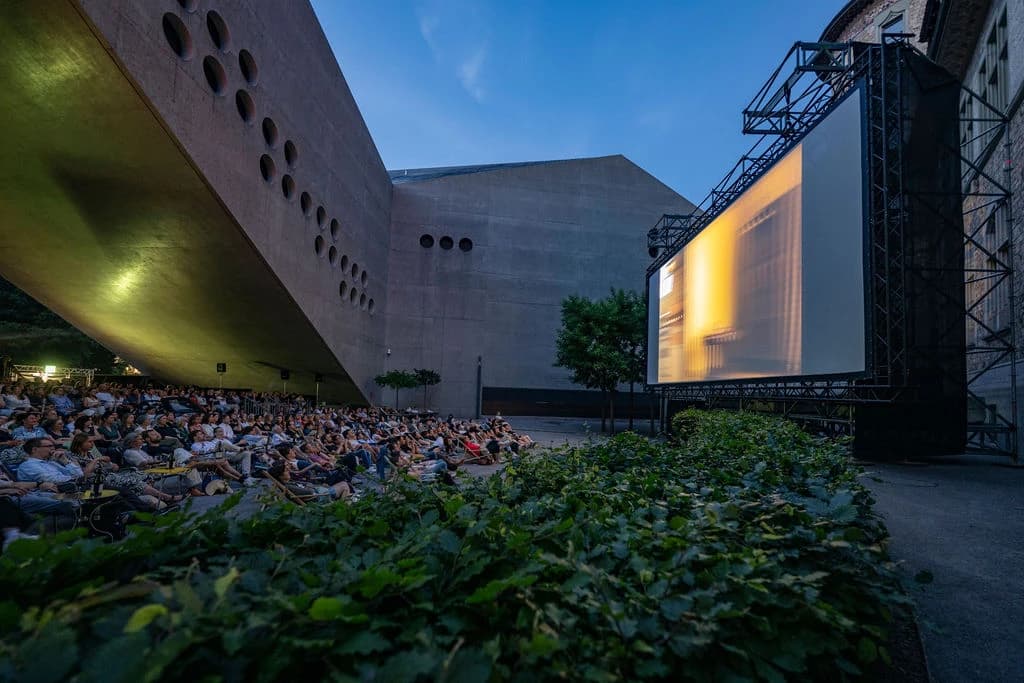 The Openair Cinema Season Begins With Hofkino