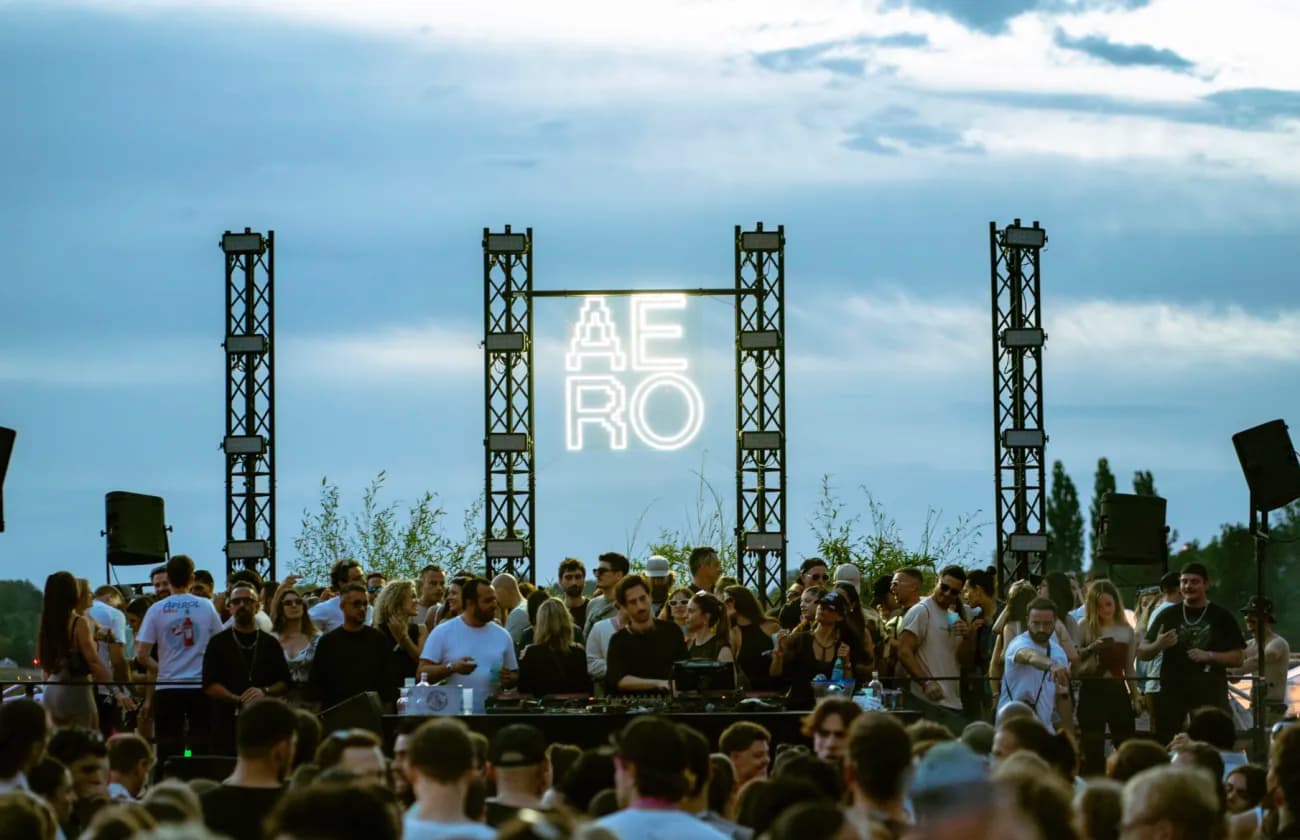 Aero-Festival: Ready for Boarding