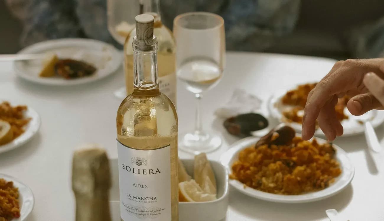 Zwei Abende mit Wein und Paella am See