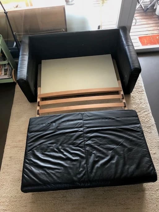 Guterhaltenes Leder Schlafsofa | 2 Plätzer - 2