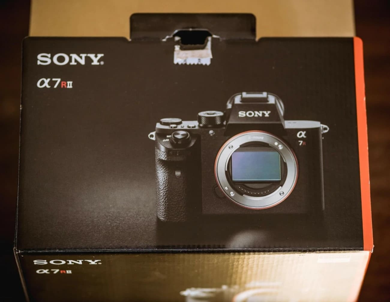 SONY A7R II + 2 Objektive + SONY VG-C2EM Batteriegriff + 8 NP-FW50 Akkus - 1